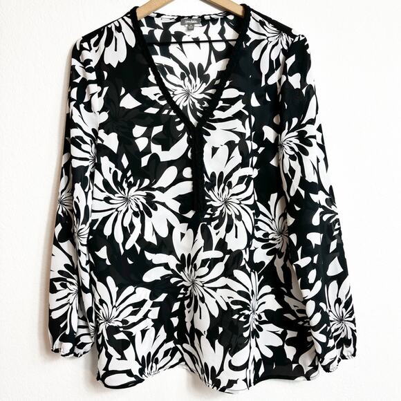 NEIMAN MARCUS MEDIUM BLACK WHITE FLORAL WOMEN LONG SLEEVE TOP 100% POLYESTER - Picture 1 of 5